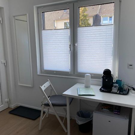 Messezimmer nahe der Düsseldorfer Messe mit eigenem Eingang und gratis Minibar Exterior foto